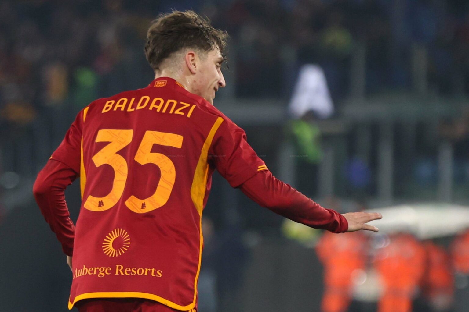 Baldanzi con la maglia della Roma