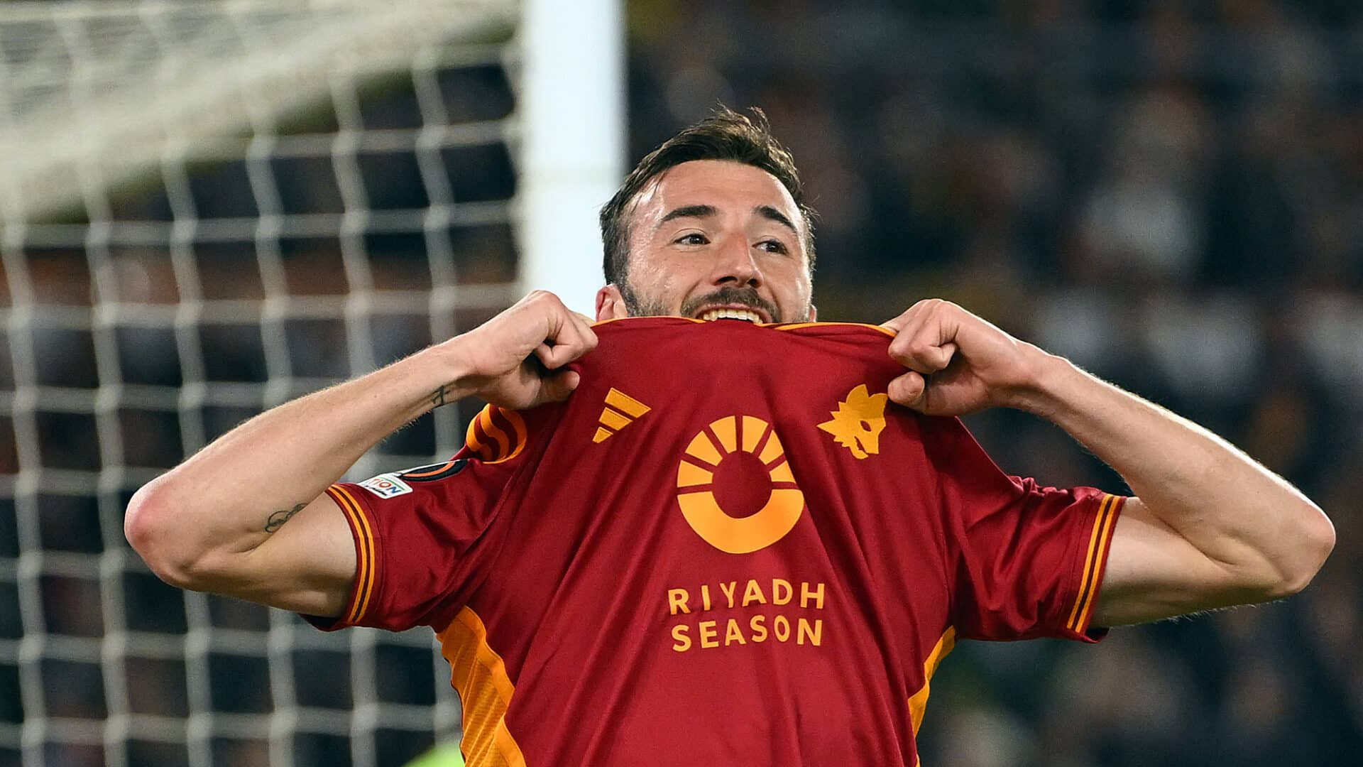 Cristante con la maglia della Roma