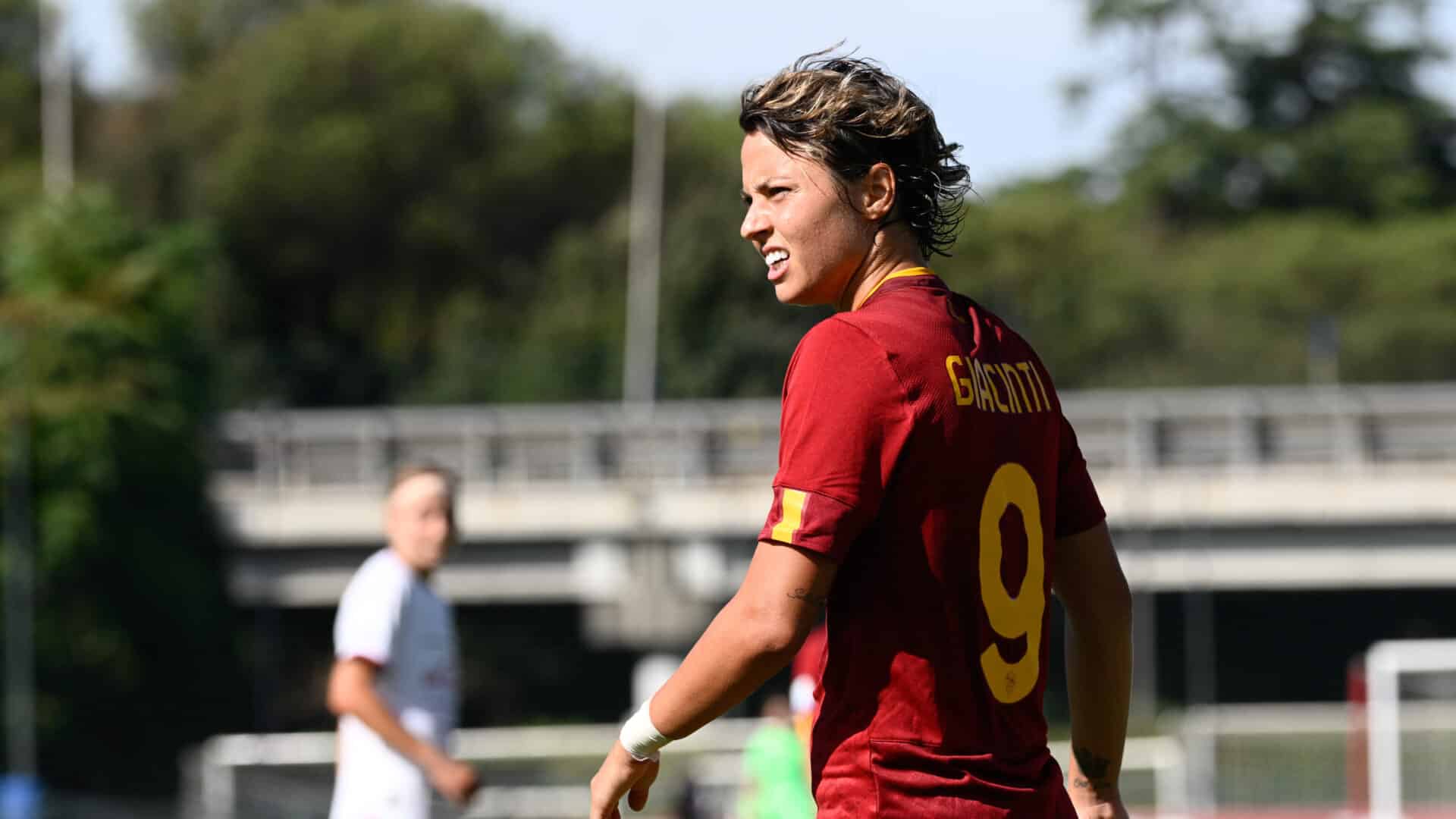 Giacinti con la maglia della Roma