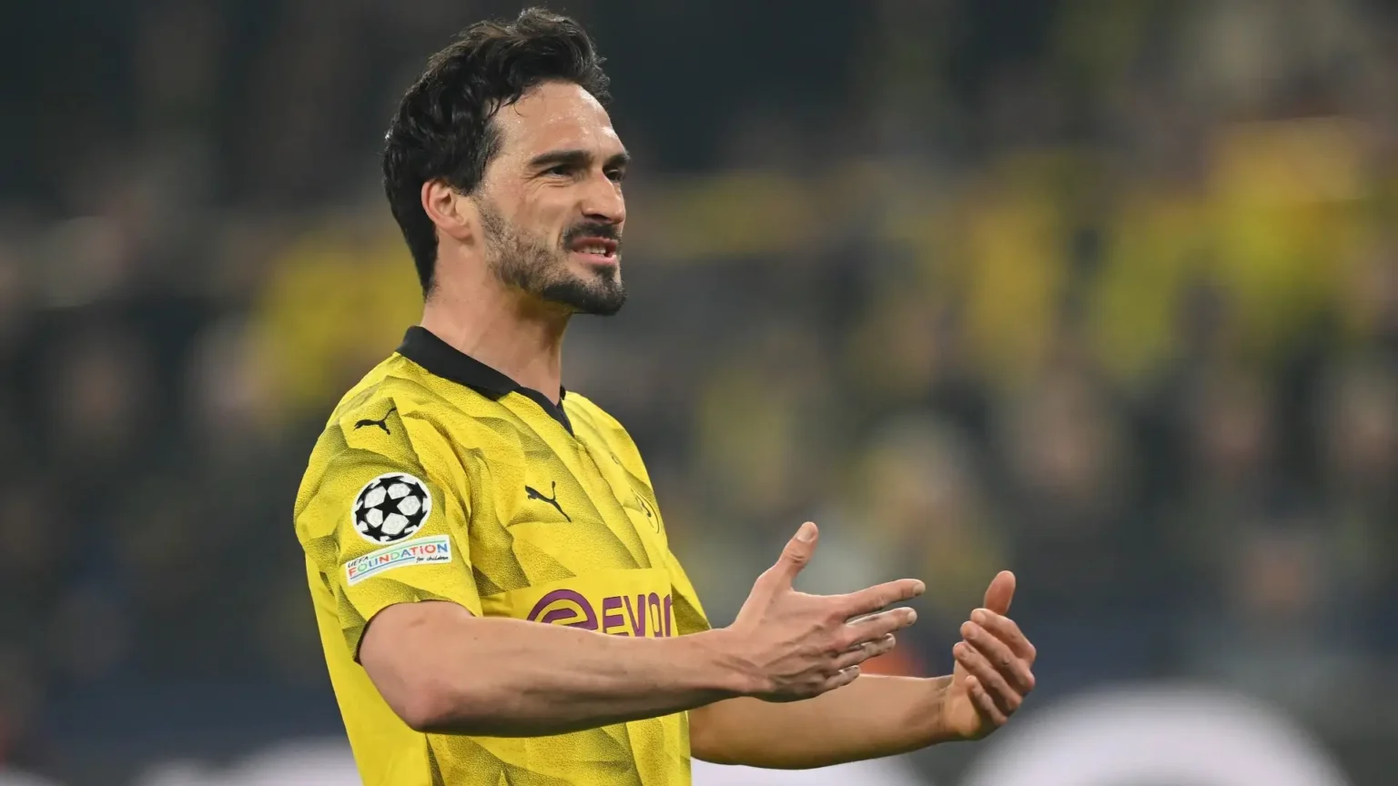 Mats Hummels con la maglia del Borussia Dortmund