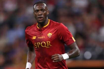 Abraham con la maglia della Roma