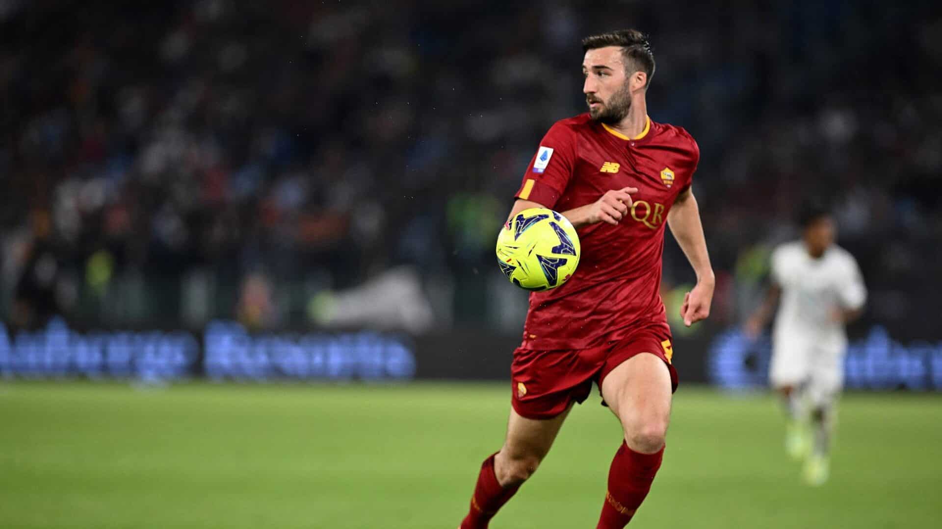 Cristante con la maglia della Roma