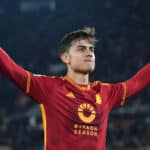 Dybala con la maglia della Roma