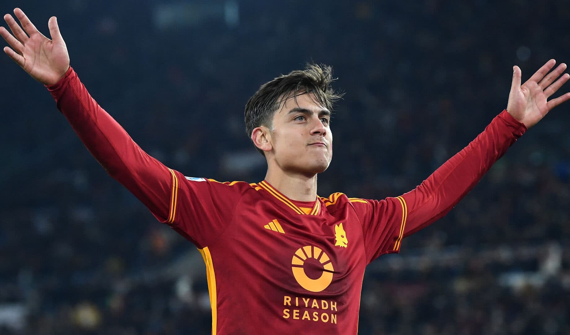 Dybala con la maglia della Roma