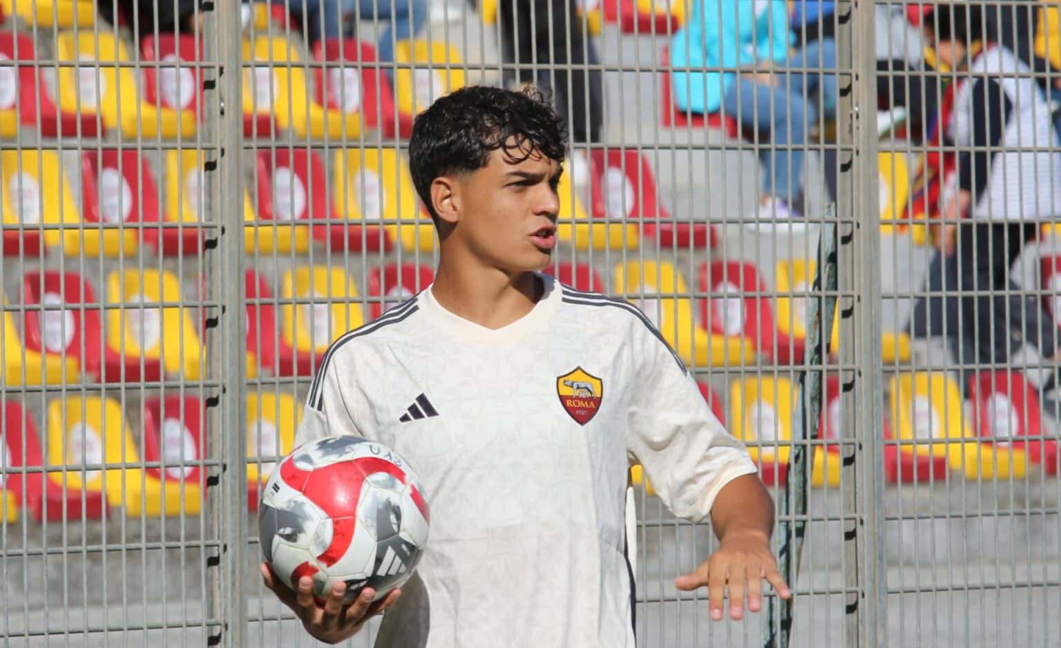 William Feola con la maglia della Roma