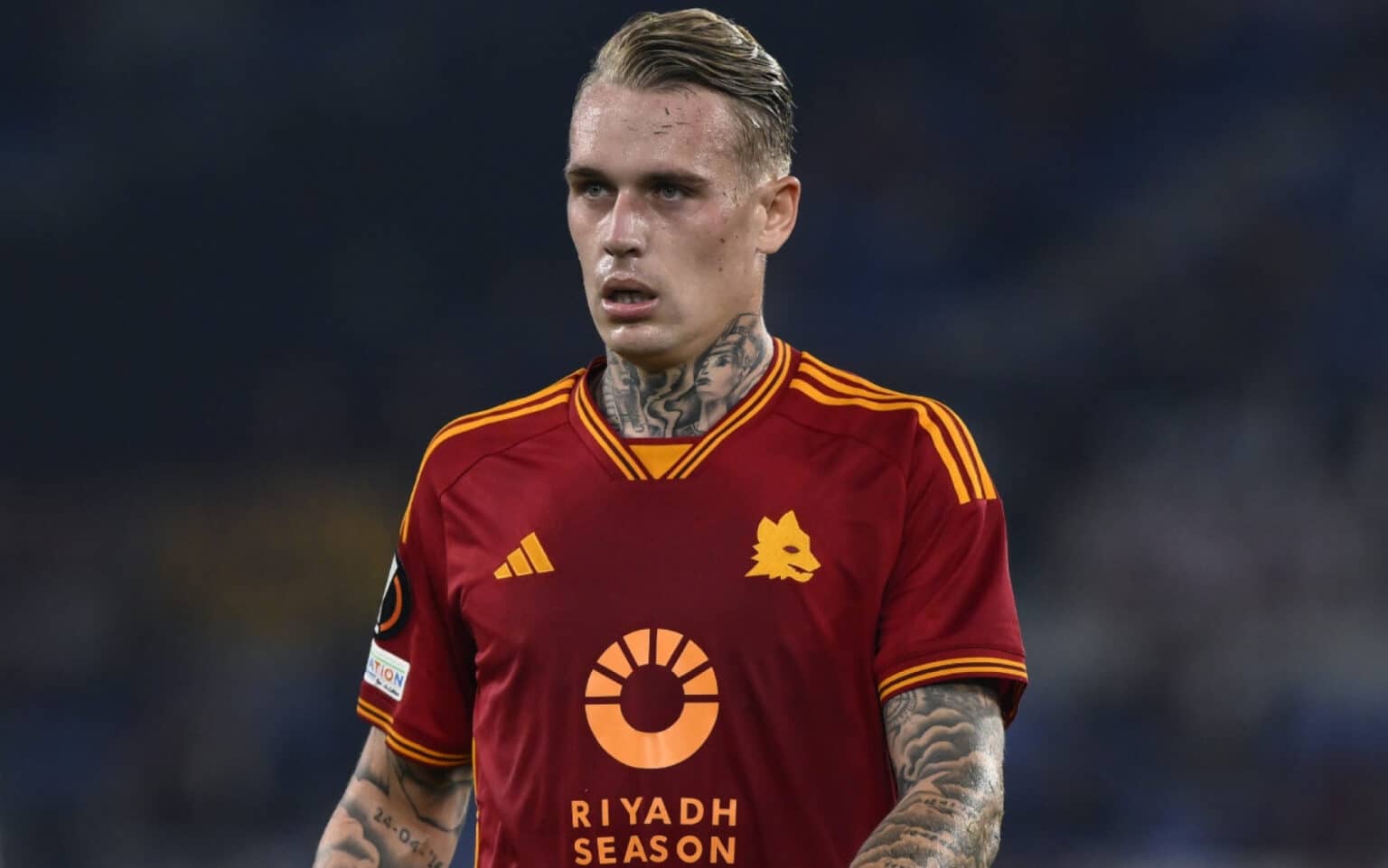 Rick Karsdorp con la maglia della Roma