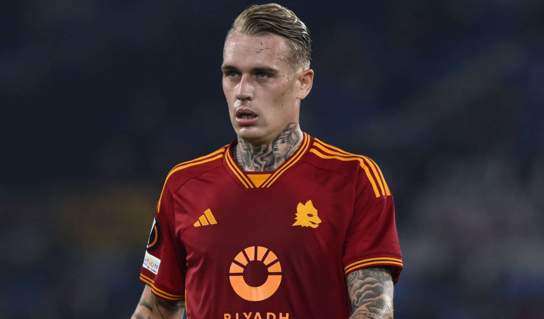 Rick Karsdorp con la maglia della Roma