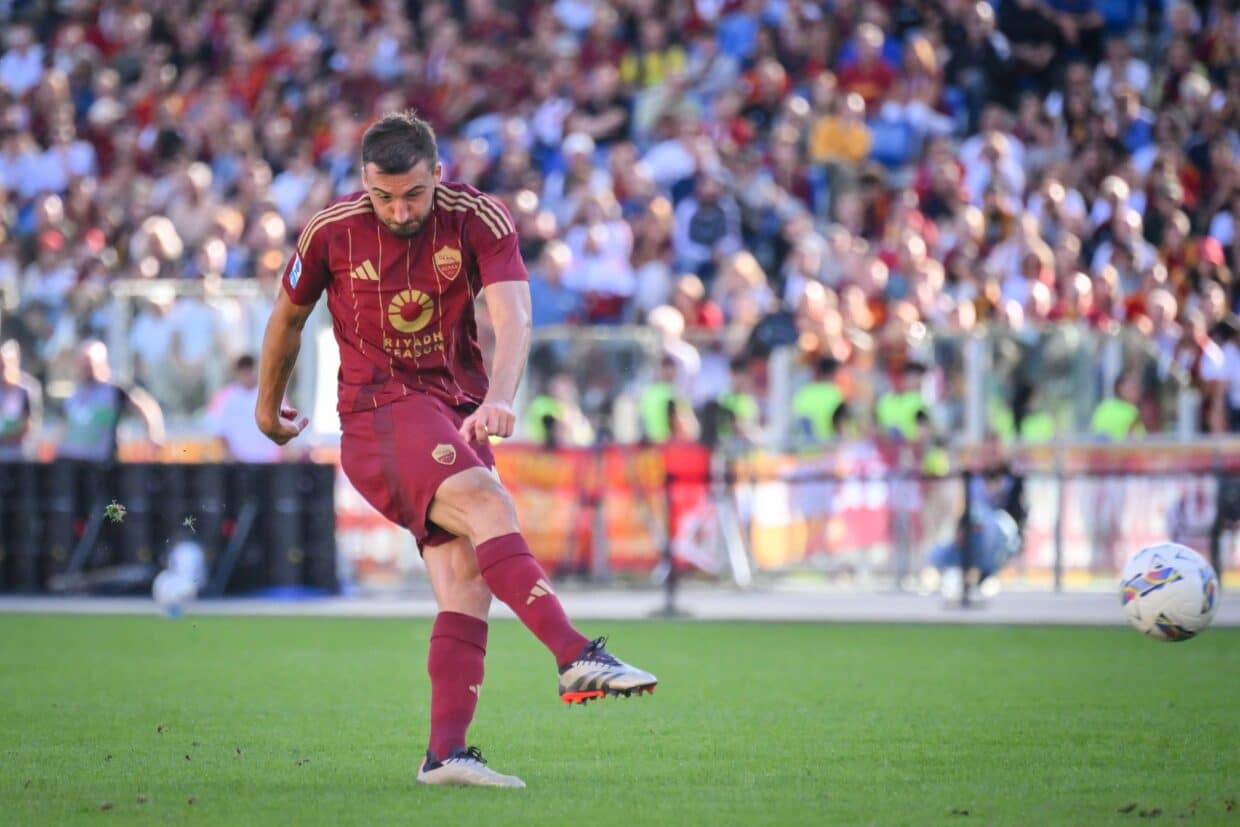 Cristante con la maglia della Roma