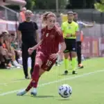 Glionna con la maglia della Roma Femminile