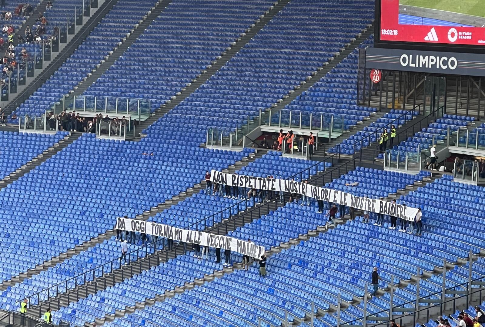 Striscione in Curva SUD