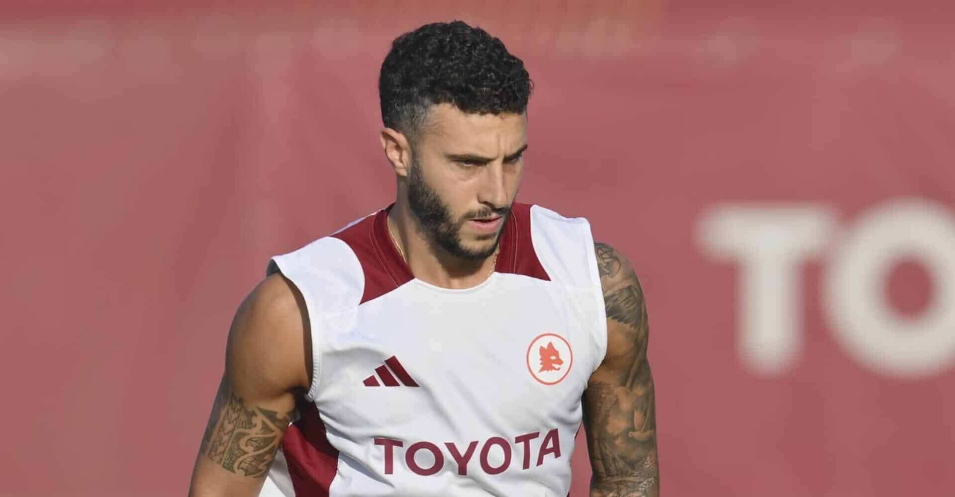 Mario Hermoso con la maglia della Roma