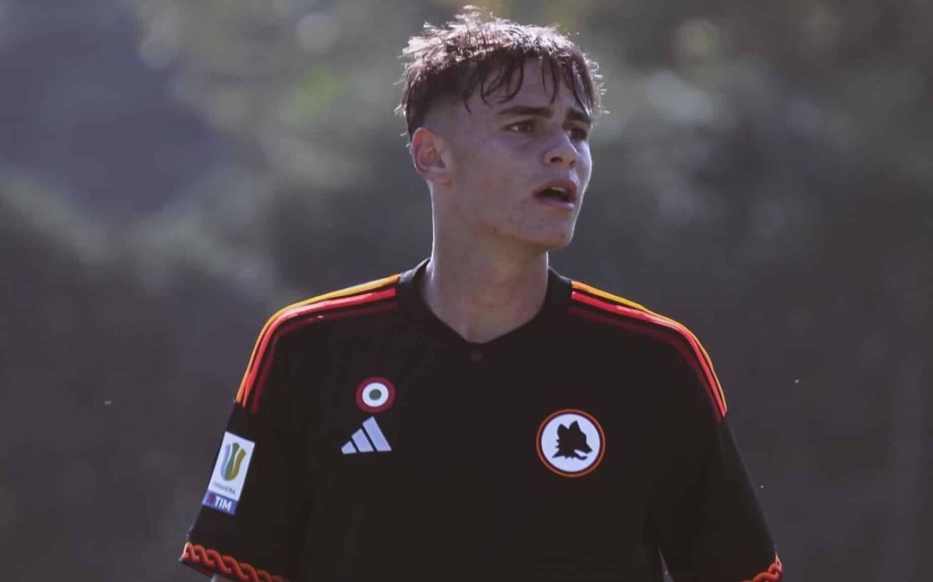 Pisilli con la maglia della Roma
