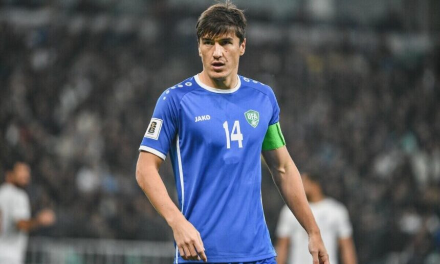 Shomurodov con la maglia dell'Uzbekistan