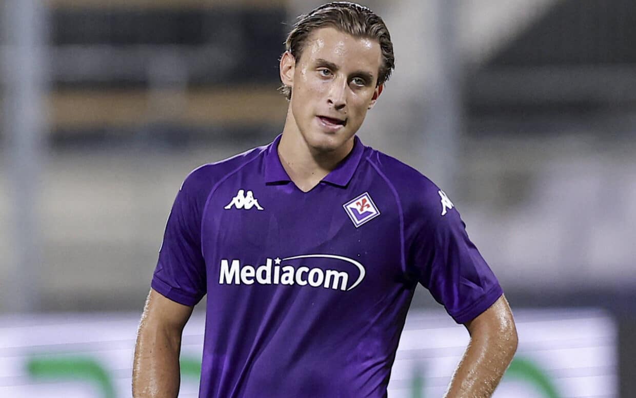 Edoardo Bove con la maglia della Fiorentina