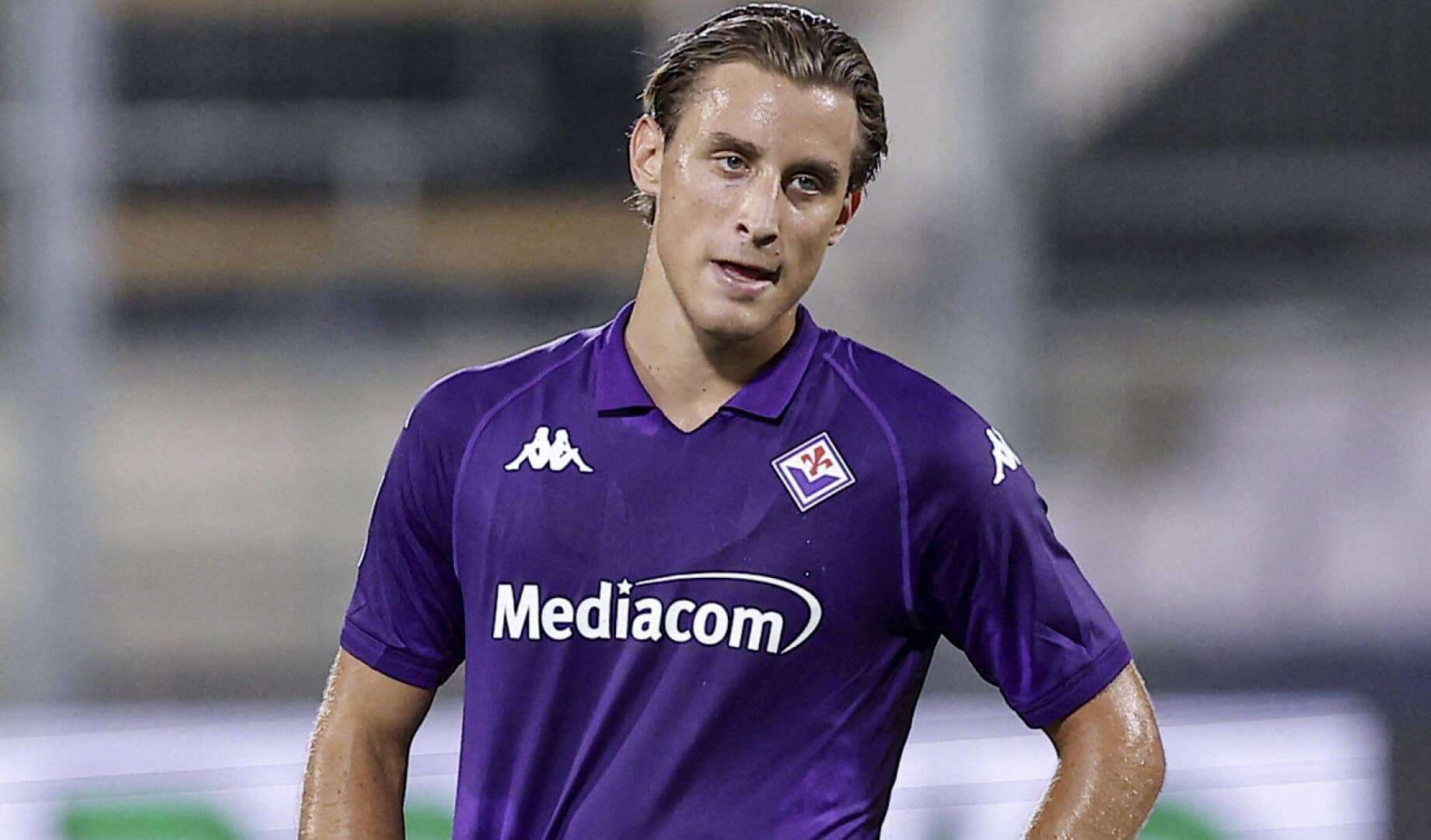 Edoardo Bove con la maglia della Fiorentina