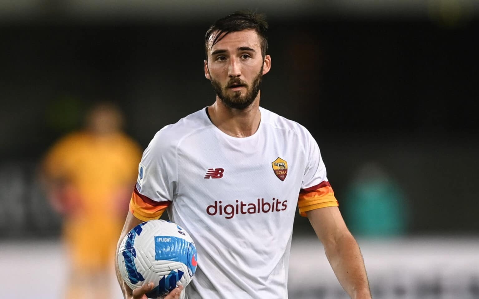 Cristante con la maglia della Roma