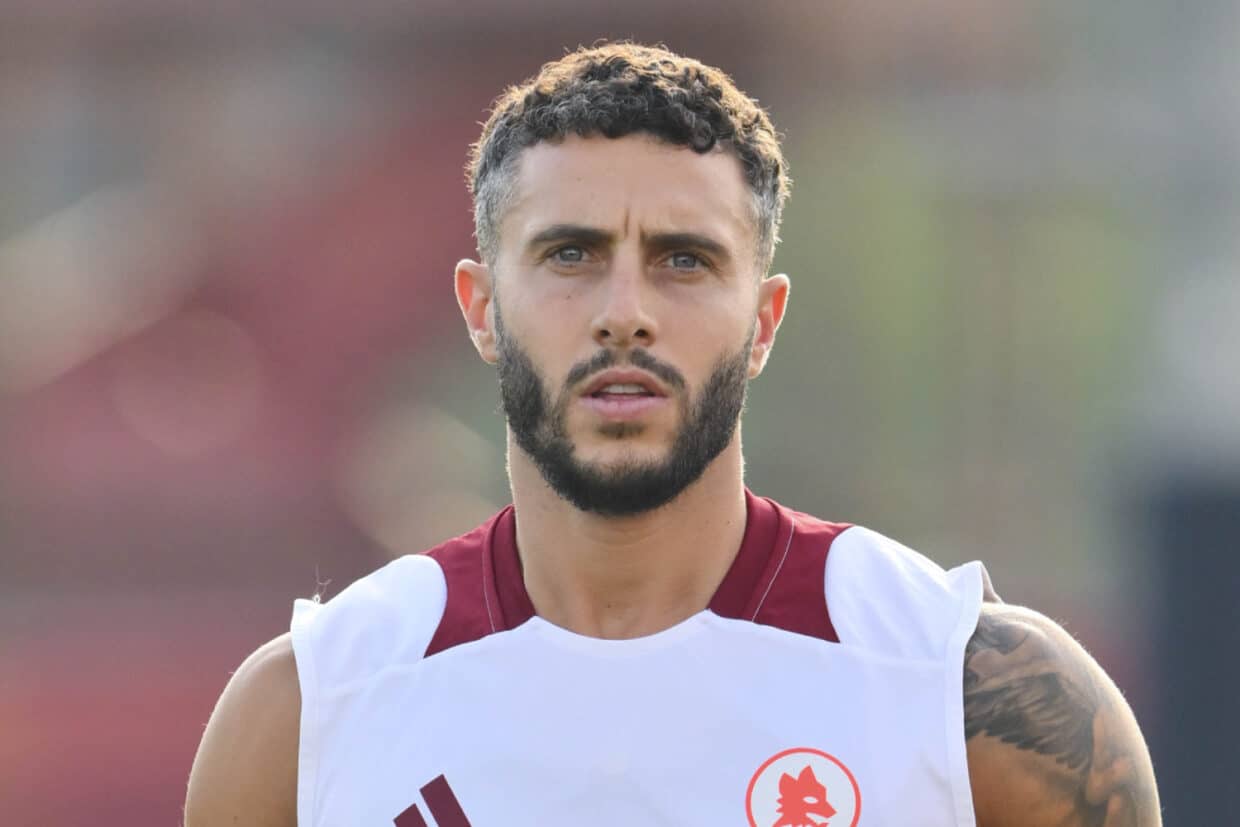 Mario Hermoso con la maglia della Roma