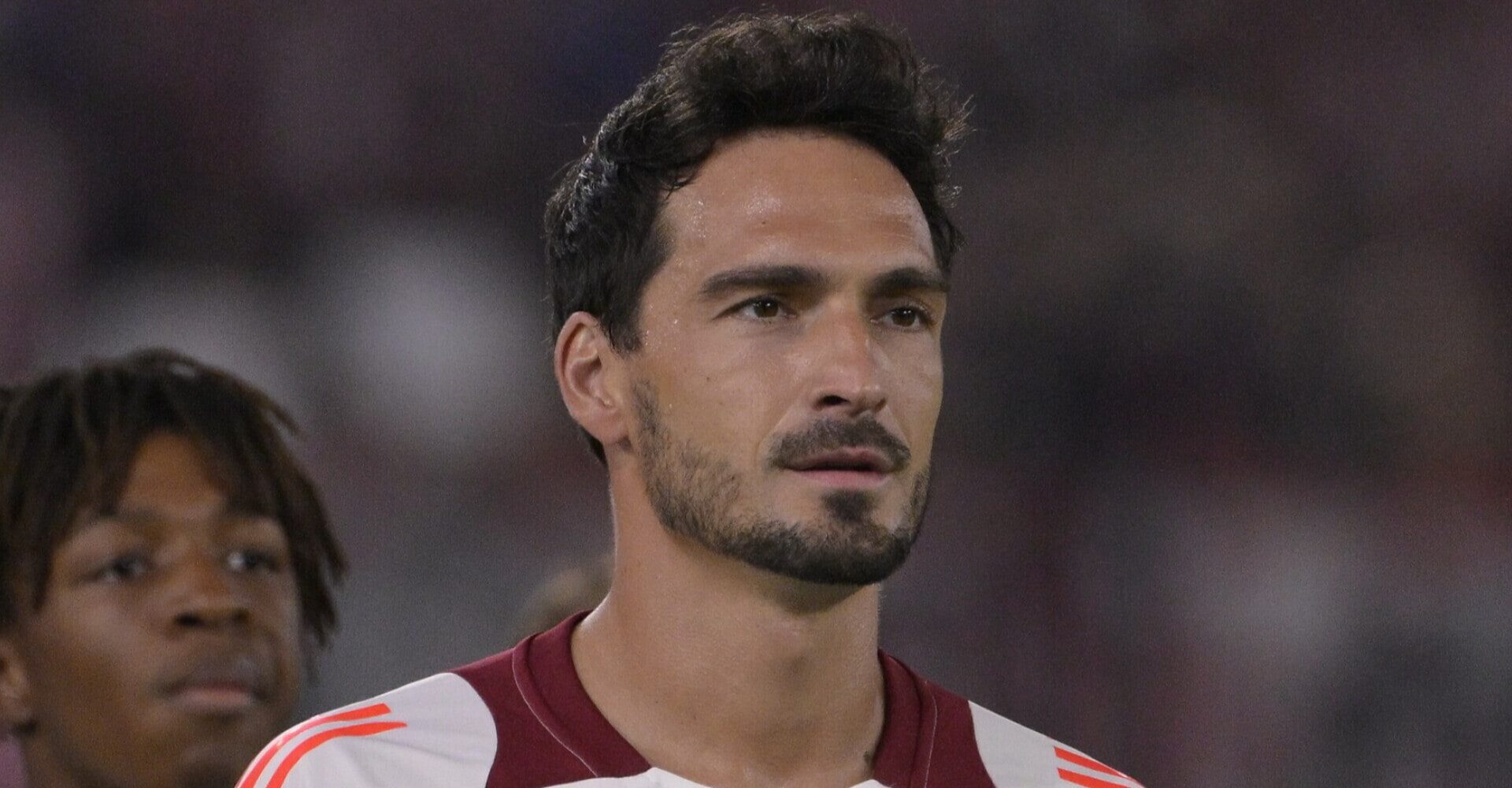 Hummels con la maglia della Roma