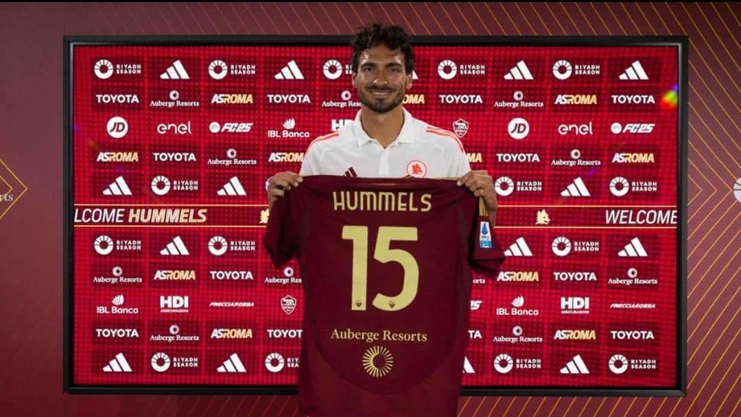 Mats Hummels con la maglia della Roma