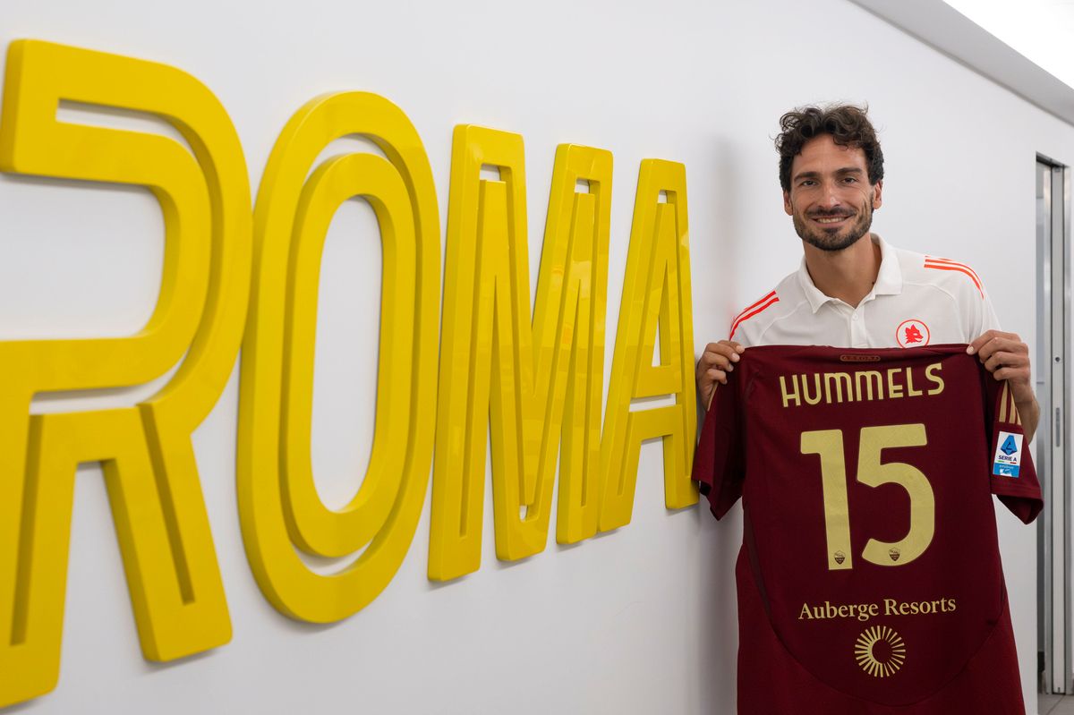 Mats Hummels con la maglia della Roma