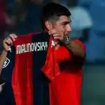 Ruslan Malinovskyi con la maglia del Genoa