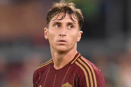 Baldanzi con la maglia della Roma
