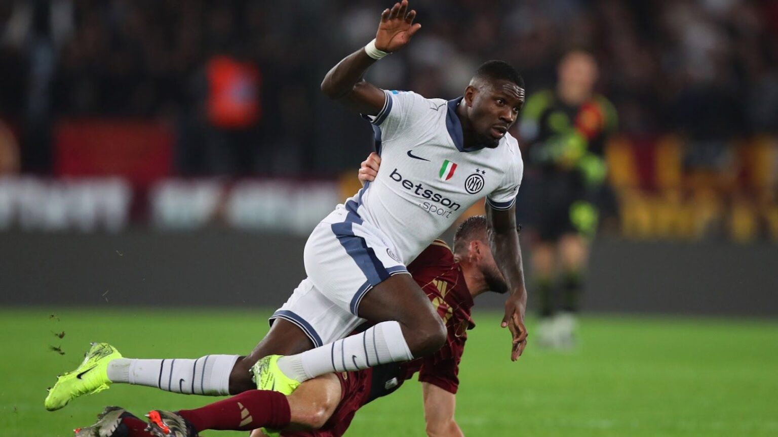 Cristante e Thuram, contatto in Roma-Inter