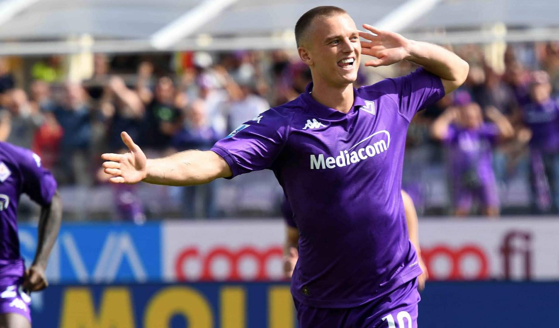 Gudmundsson con la maglia della Fiorentina