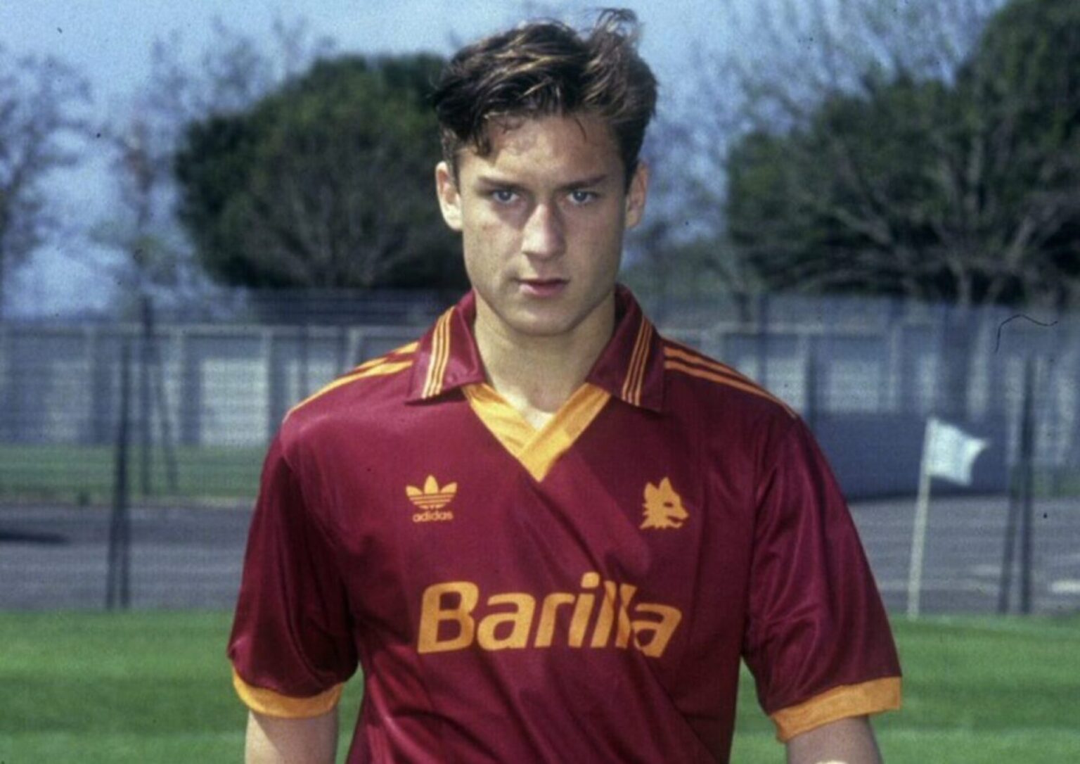 Totti con la maglia della Roma nella stagione 93-94