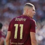 Dovbyk con la maglia della Roma