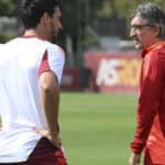 Hummels in allenamento parla con Ivan Juric