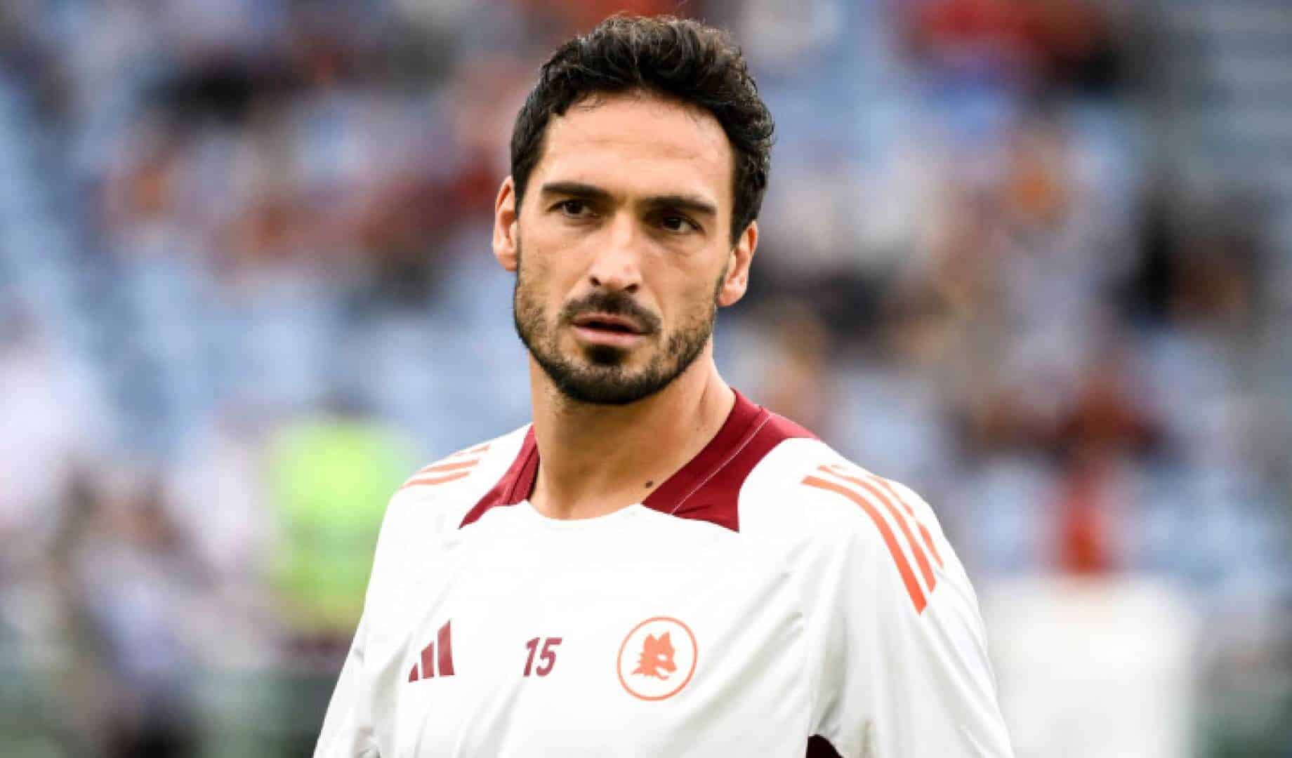 Hummels con la maglia della Roma