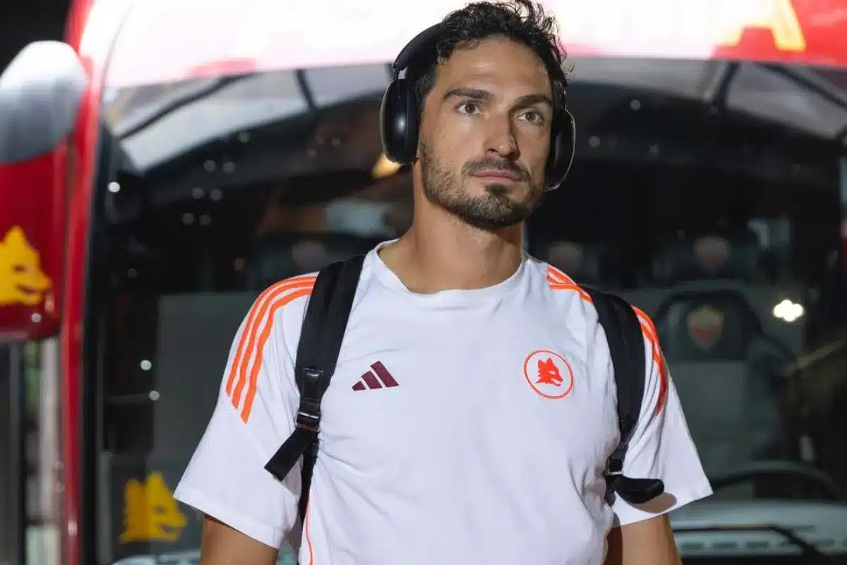 Mats Hummels con la maglia della Roma