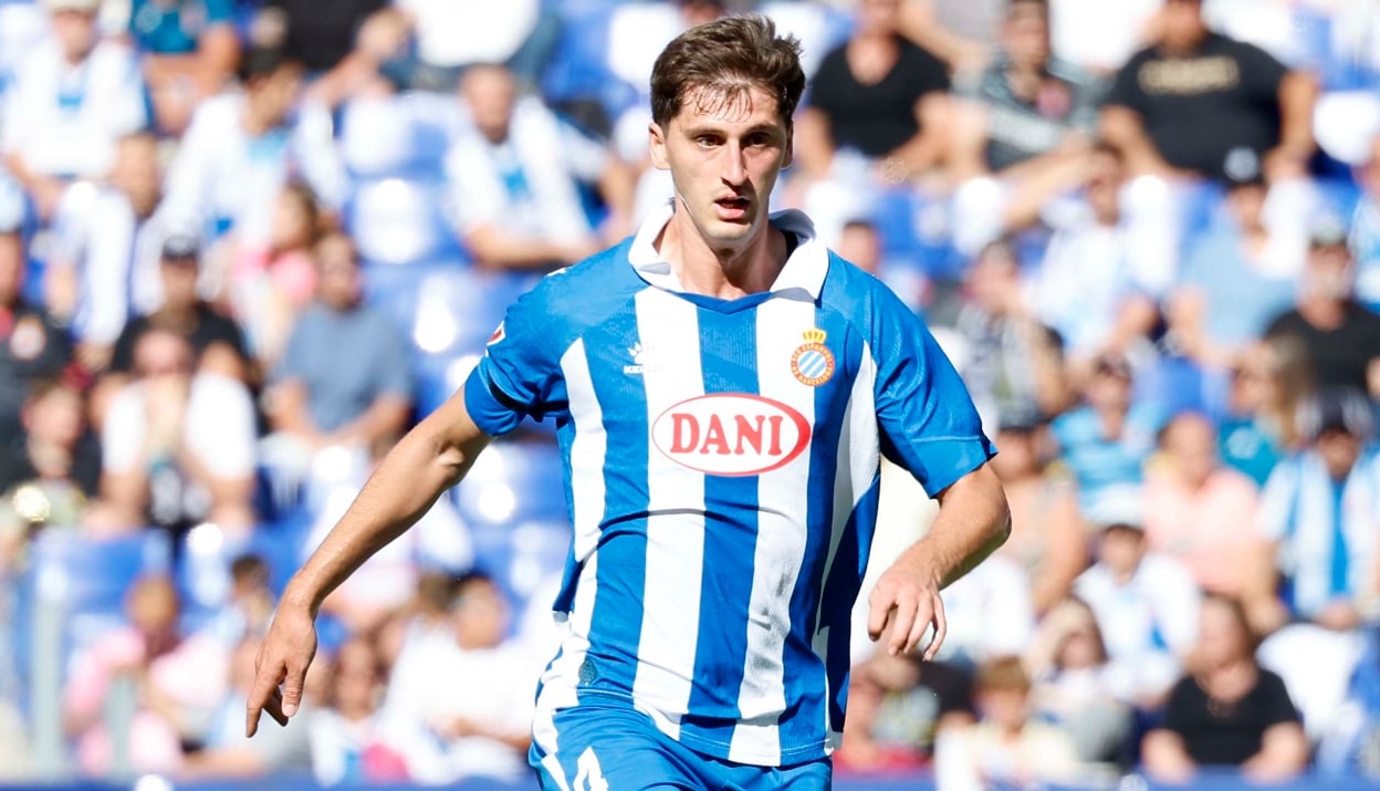 Kumbulla con la maglia dell'Espanyol