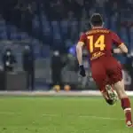 Eldor Shomurodov con la maglia della Roma