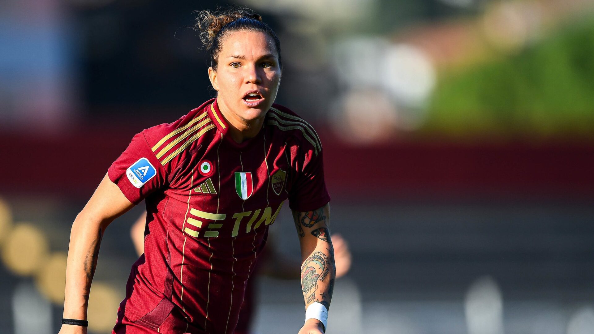 Elena Linari con la maglia della Roma