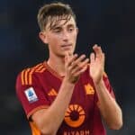 Huijsen con la maglia della Roma