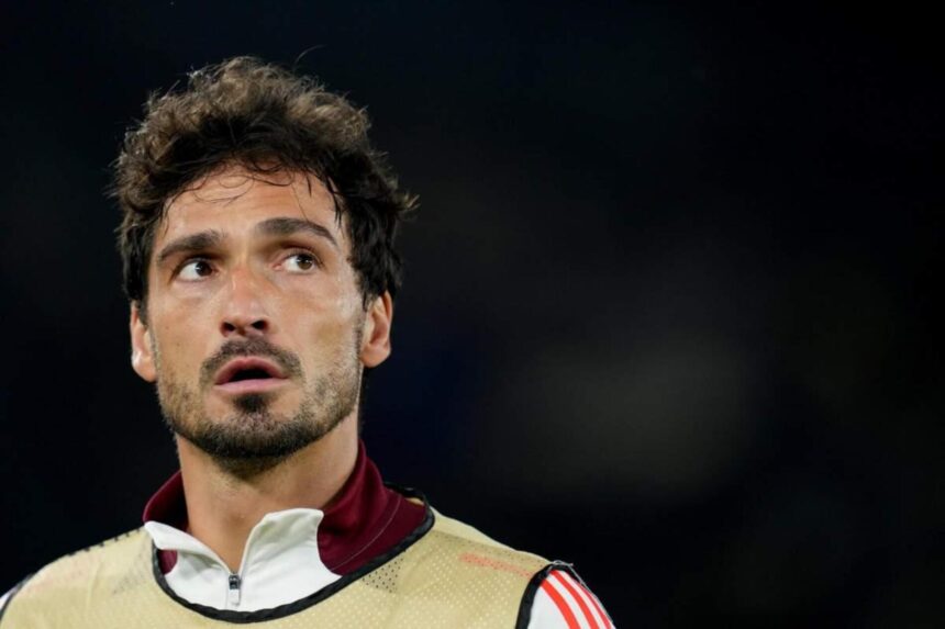 Mats Hummels con la maglia della Roma