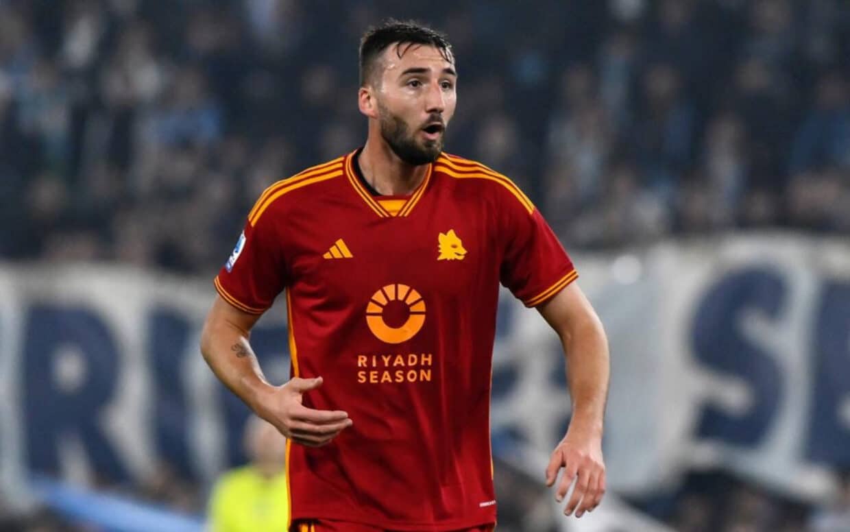 Cristante con la maglia della Roma