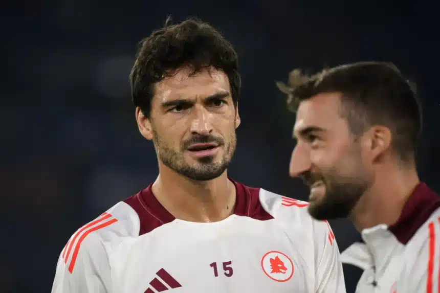 Hummels con la maglia della Roma