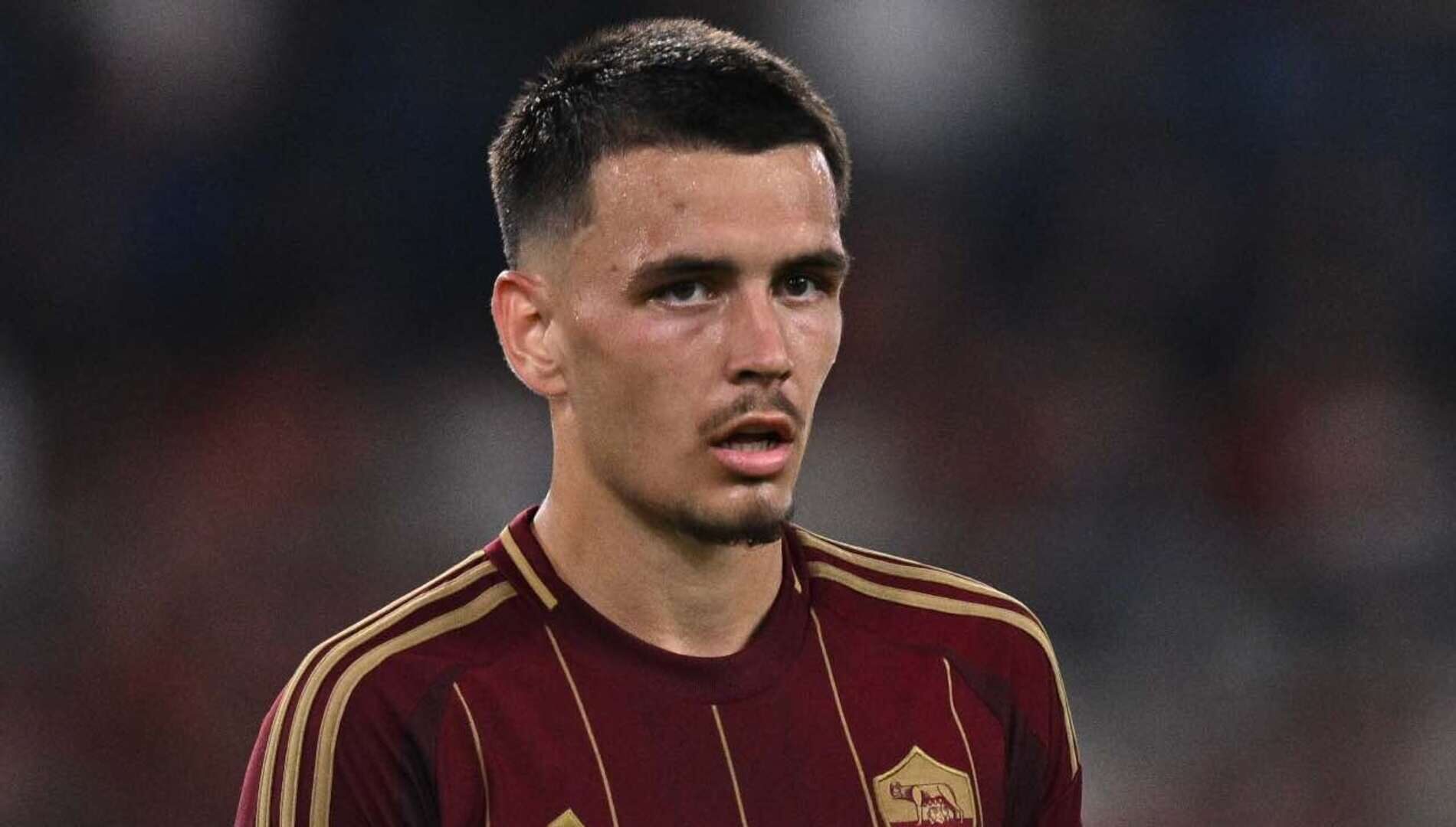 Enzo Le Fee con la maglia della Roma