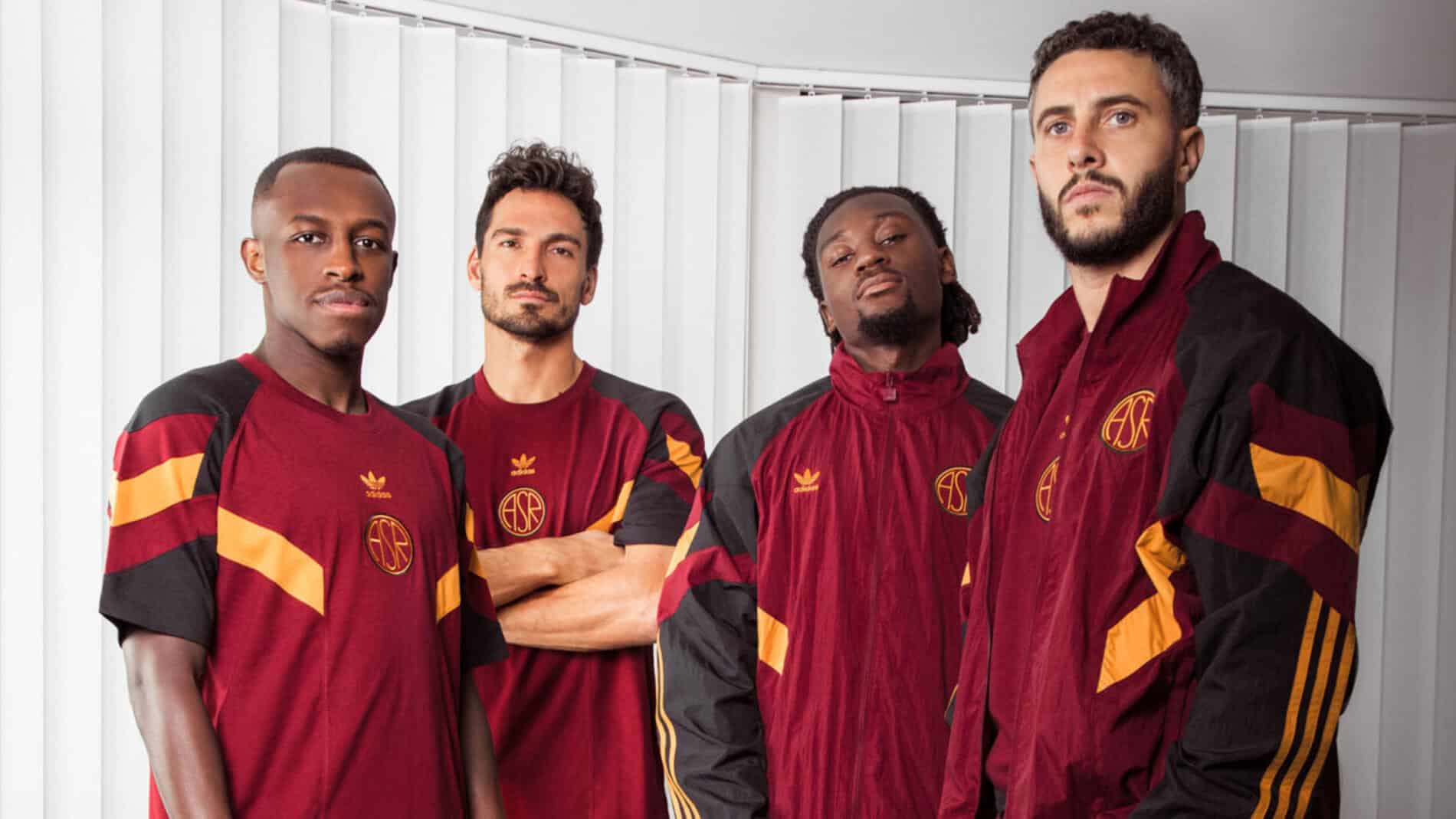 Roma con le divise Adidas