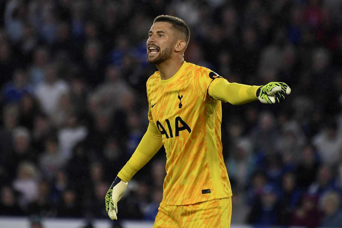 Guglielmo Vicario con la maglia del Tottenham