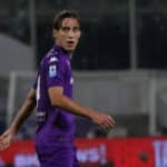 Bove con la maglia della Fiorentina