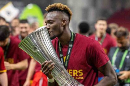 Abraham ai tempi della Conference League vinta con la Roma