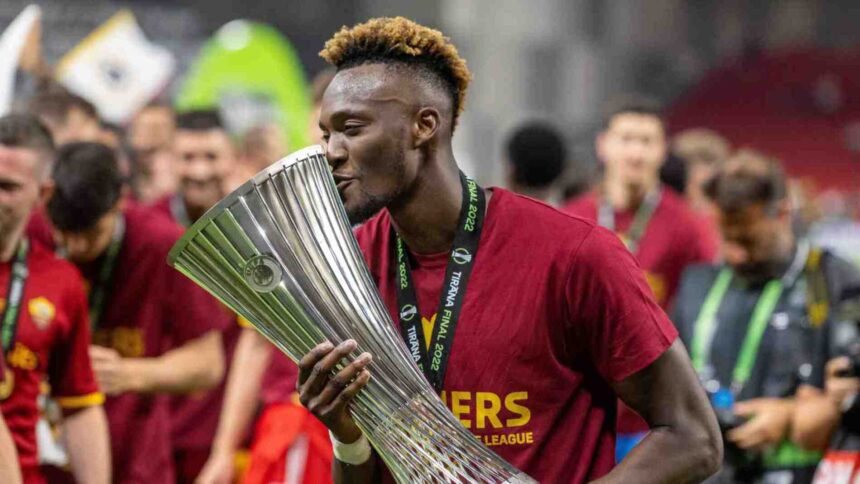 Abraham ai tempi della Conference League vinta con la Roma