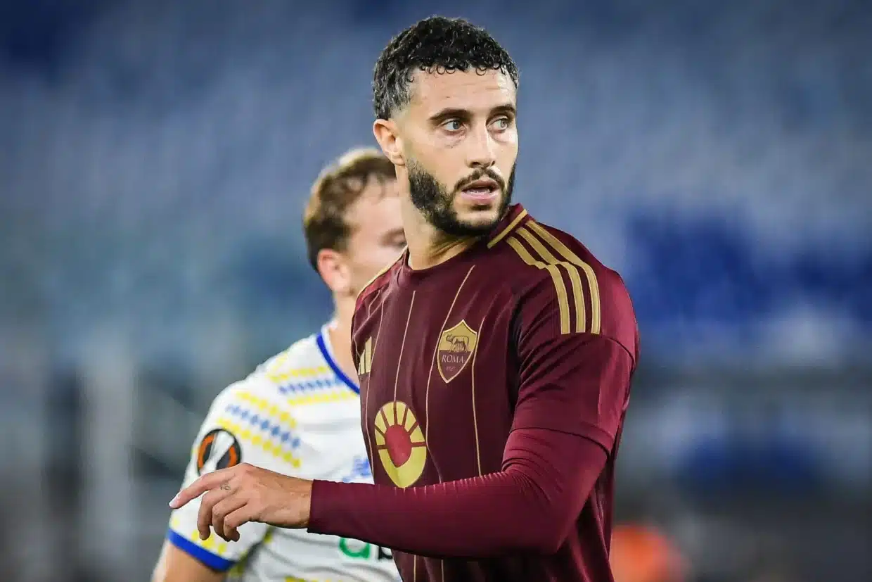 Mario Hermoso con la maglia della Roma