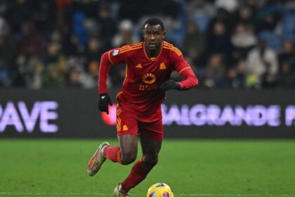 Ndicka con la maglia della Roma