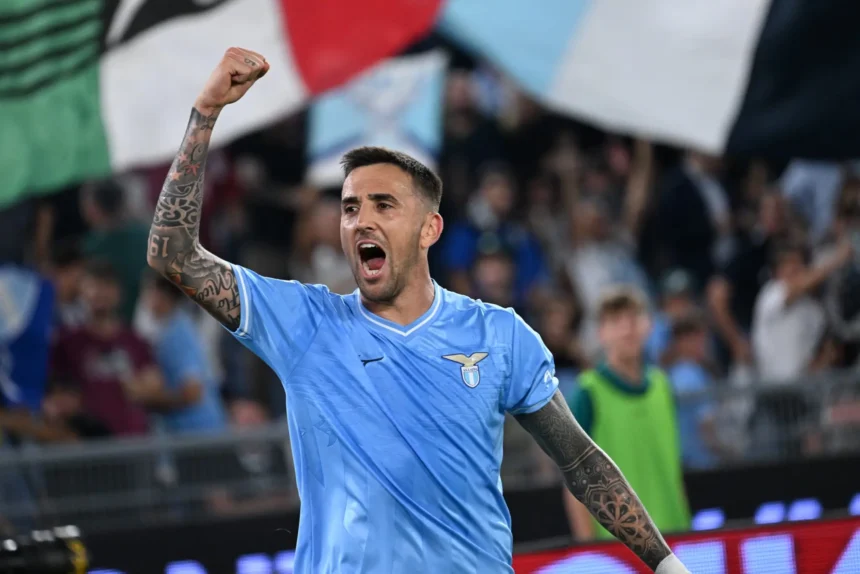 Matias Vecino con la maglia della Lazio