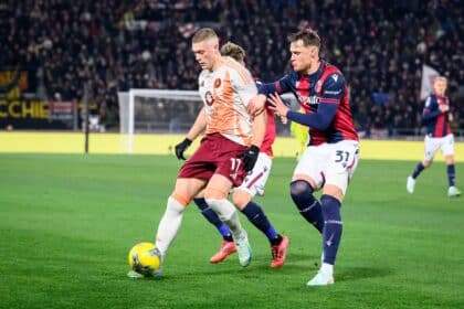 Artem Dovbyk con la maglia della Roma